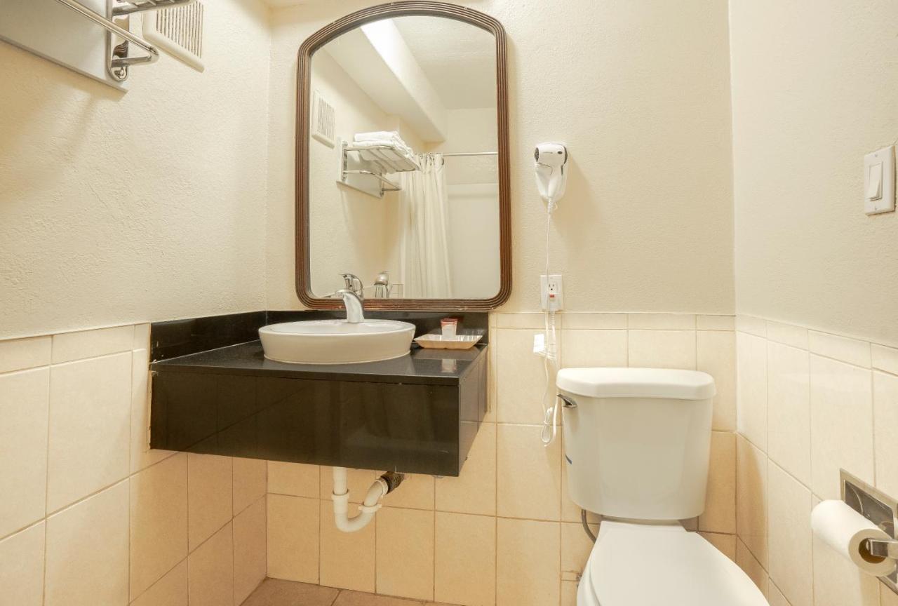 Value Hollywood Motel 2*